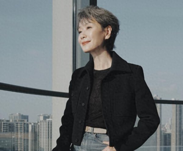 大牛时代配资 《乘风2025》四公组队，叶童2次救场，王珞丹和宋妍霏都未发现